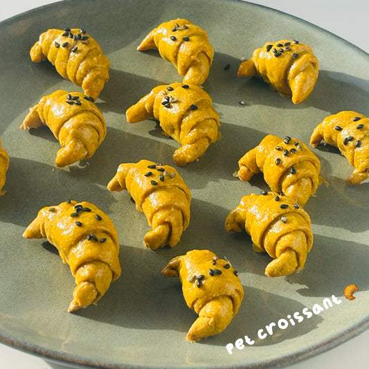 Mini Croissant for Dogs & Cats - Chicken, Goat Milk & Pumpkin Treats